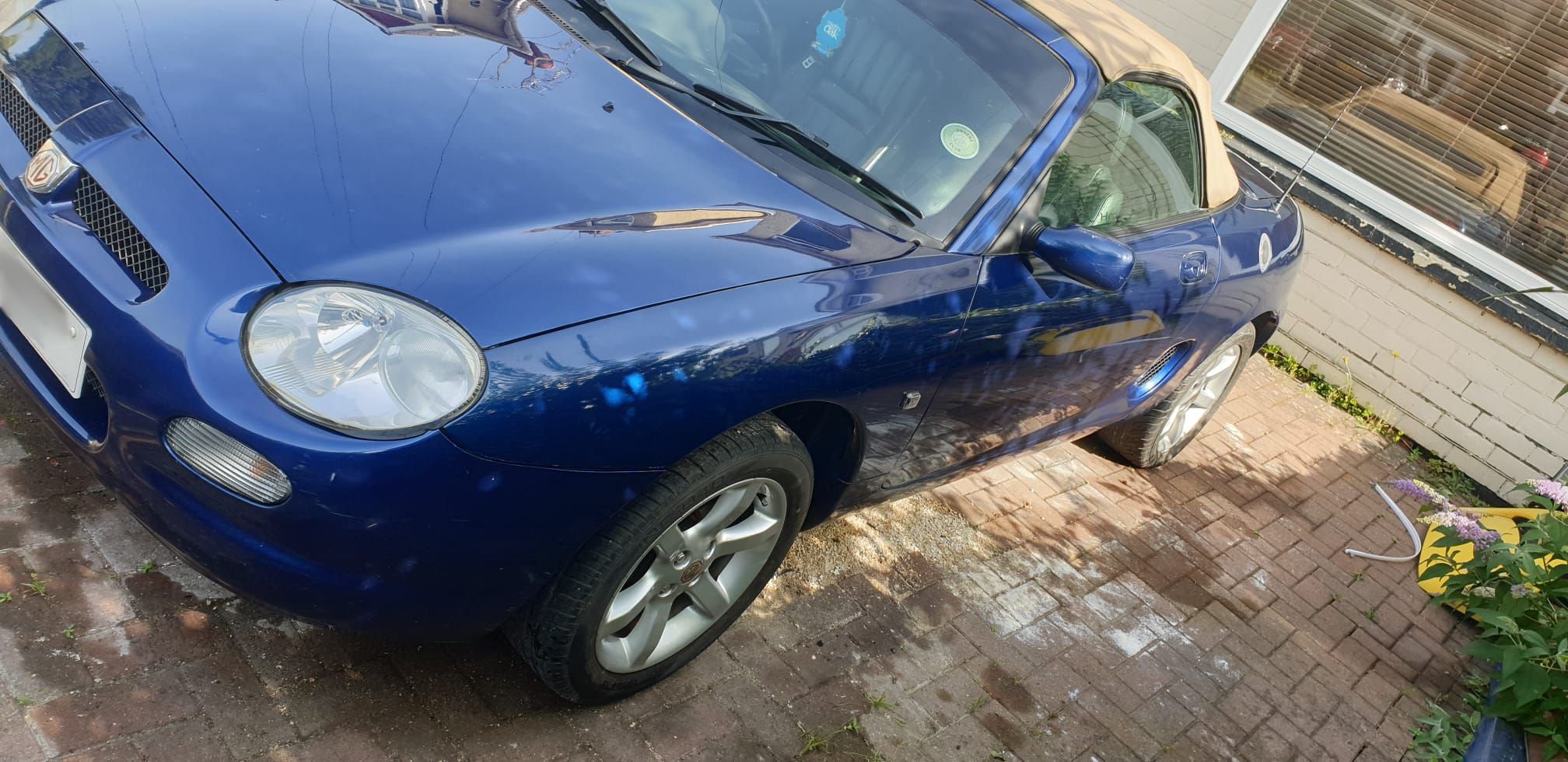 MG F Front Right